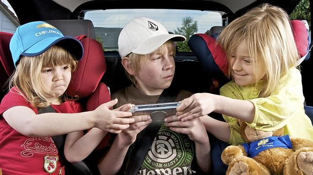 Los ocho juegos más divertidos para entretener a los niños cuando viajan en el coche